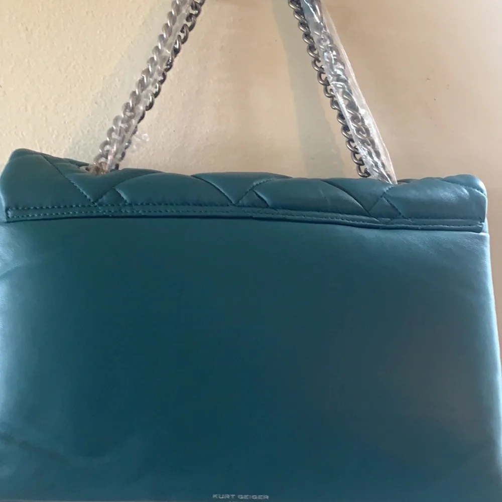 Kurt Geiger London Kensington XXL KENSINGTON  Soft Quilted Leather Shoulder Bag - Picture 8 of 11